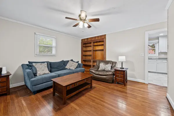 17 Eisenhower DR, Greenville, SC 29607