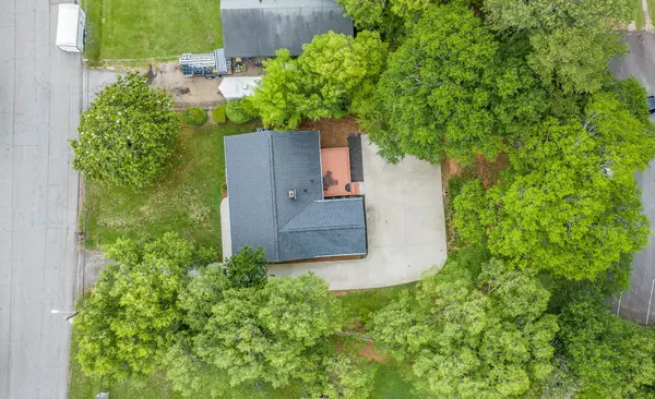 17 Eisenhower DR, Greenville, SC 29607