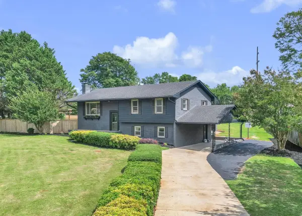 1 W Golden Strip DR, Mauldin, SC 29662