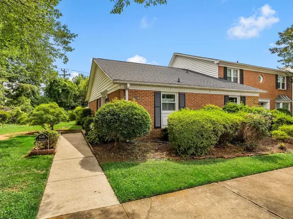 106 Buckstone LN, Spartanburg, SC 29307