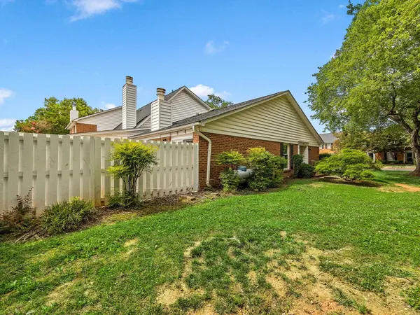106 Buckstone LN, Spartanburg, SC 29307
