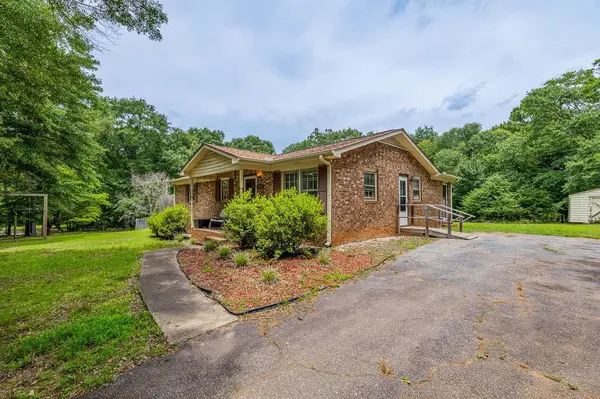 1548 Bud Arthur Bridge RD, Spartanburg, SC 29307