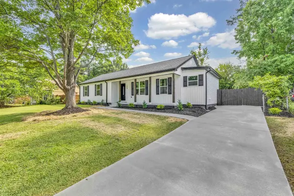 208 Seven Oaks LN, Spartanburg, SC 29301