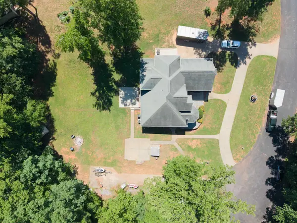 102 Point Bluff CT, Inman, SC 29349