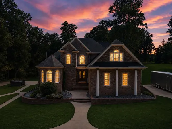 102 Point Bluff CT, Inman, SC 29349