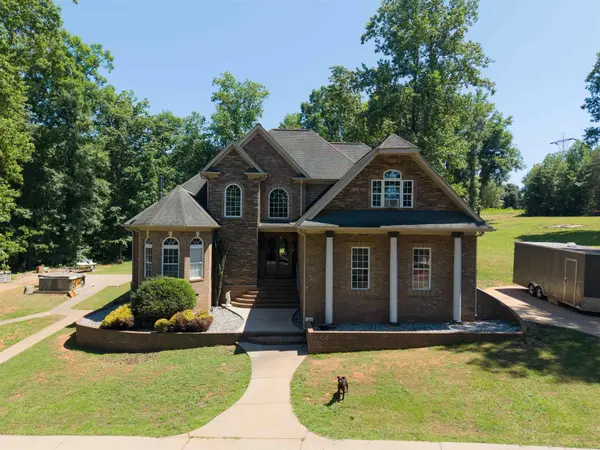 102 Point Bluff CT, Inman, SC 29349