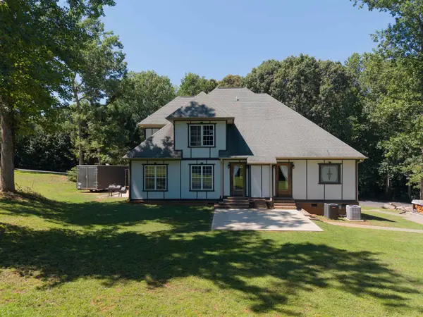 102 Point Bluff CT, Inman, SC 29349