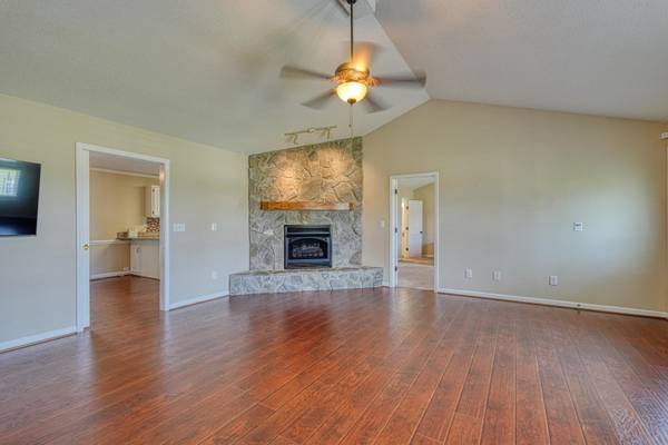 140 Bermuda LN, Inman, SC 29349