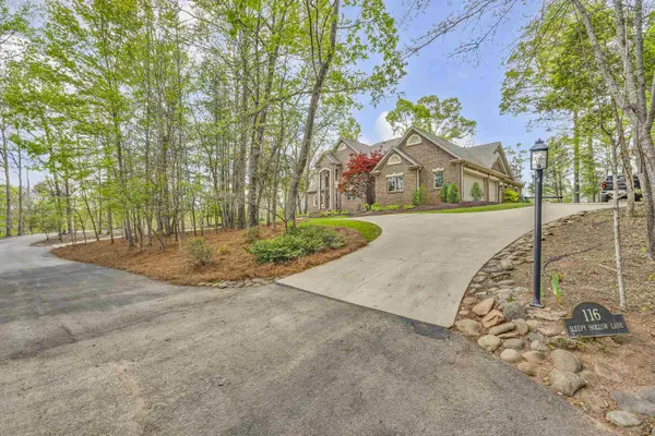 116 Sleepy Hollow LN, Spartanburg, SC 29306