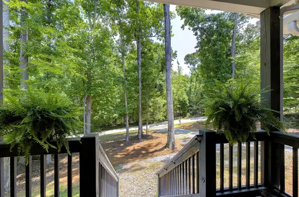 54 Lakeview RD, Fountain Inn, SC 29644