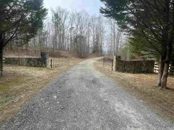 1944 Dr. John's RD, Westminster, SC 29693-0000