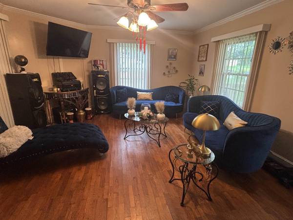 116 Allison ST, Cowpens, SC 29330