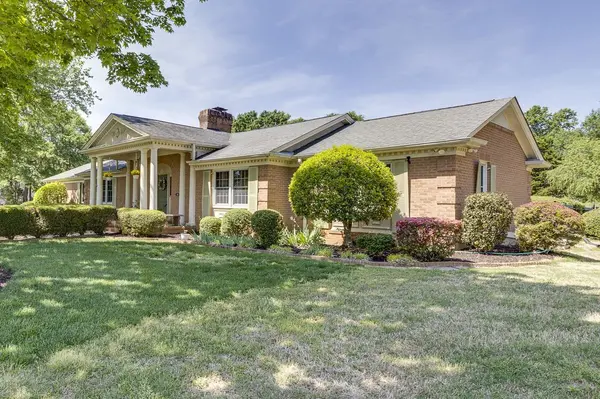 136 Club DR, Simpsonville, SC 29681
