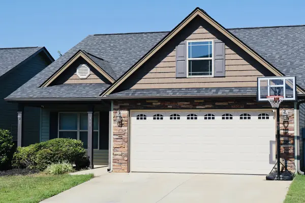 399 Aniken CIR, Boiling Springs, SC 29316-5166