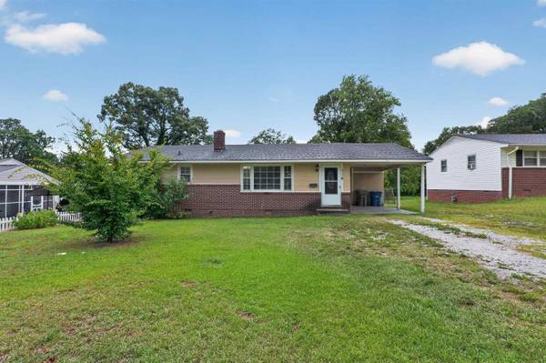 417 Crestview DR, Spartanburg, SC 29306