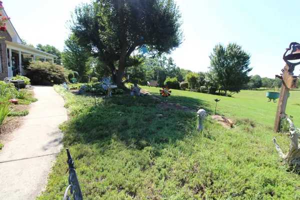 178 Tuscany LN, Chesnee, SC 29323-8119