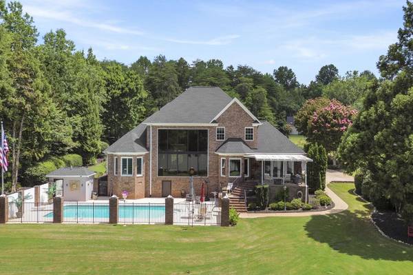 227 Woodlake DR, Spartanburg, SC 29301