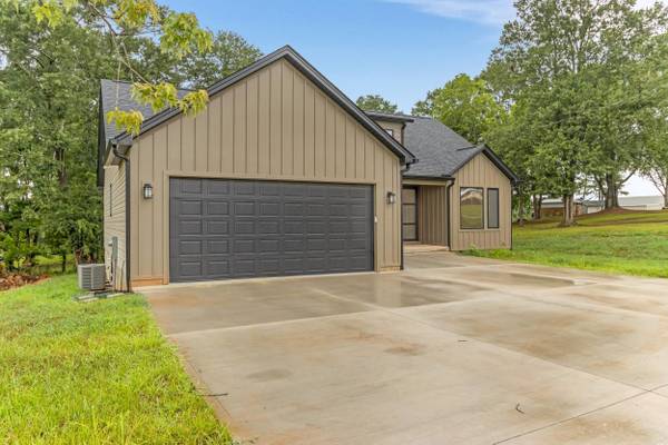 132 John Dodd RD, Spartanburg, SC 29303