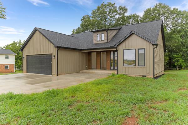 132 John Dodd RD, Spartanburg, SC 29303
