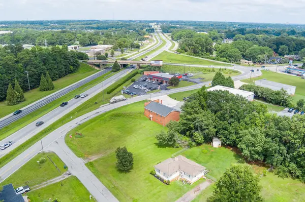 850 Falling Creek RD, Spartanburg, SC 29301