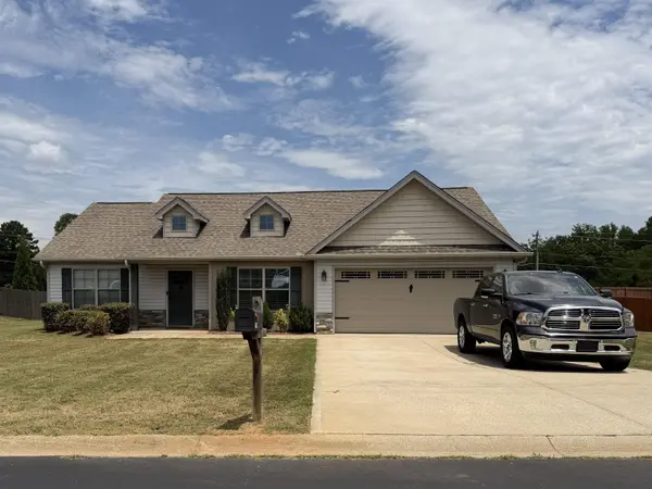 111 Manor House LN, Chesnee, SC 29323-8237