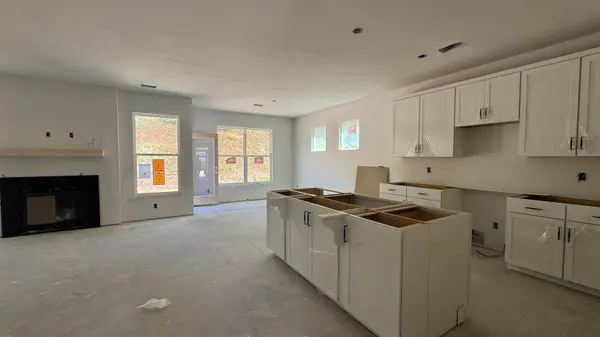 1124 Stable WAY, Landrum, SC 29356