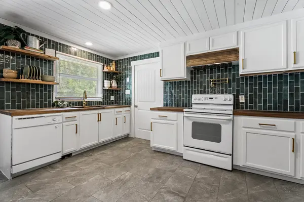 220 Holly DR, Spartanburg, SC 29301