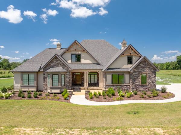 10445 New Cut RD, Campobello, SC 29322