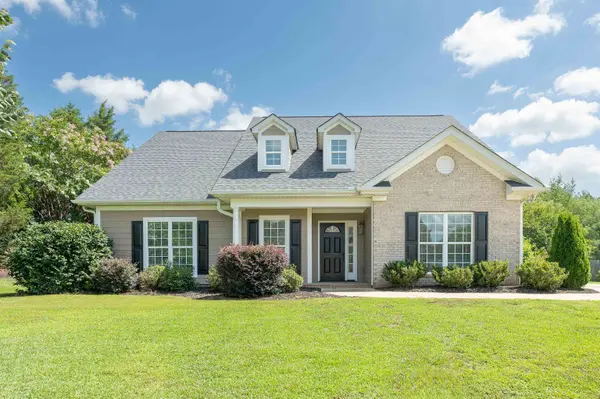 1 Laurel Grove DR, Simpsonville, SC 29681