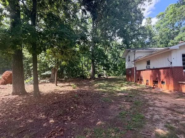 1663 Harris Henrietta RD, Forest City, NC 28043