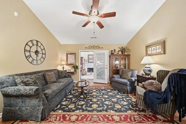 205 Garfield LN, Simpsonville, SC 29681