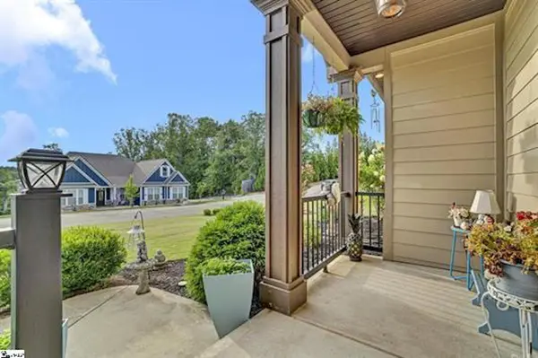 1037 Lingering Water LN, Chesnee, SC 29323