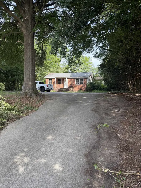 352 Whitney RD, Spartanburg, SC 29303-3135