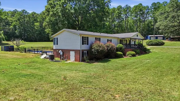 637 Ranch RD, Laurens, SC 29360