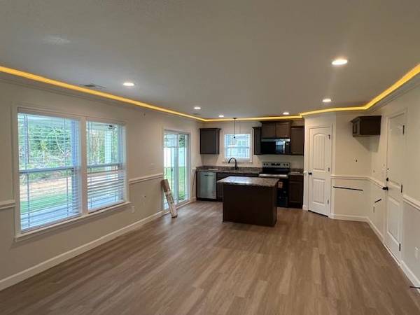 1168 Cleve Gosnell LN, Spartanburg, SC 29303