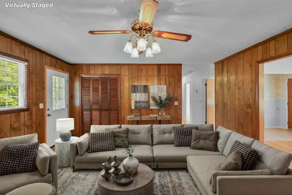 16 Farmington TRL, Travelers Rest, SC 29690