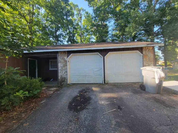 334 Seven Oaks LN, Spartanburg, SC 29301