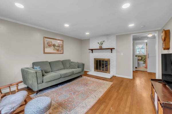 5 Jones CIR, Greenville, SC 29617