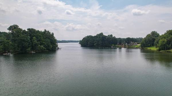 210 Rushing Waters DR, Inman, SC 29349