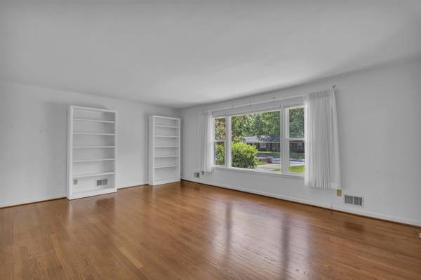 402 Springwood DR, Spartanburg, SC 29302