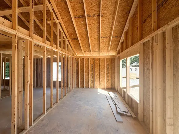 4 Poplar ST, Woodruff, SC 29388