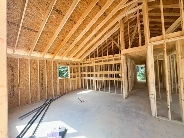 4 Poplar ST, Woodruff, SC 29388