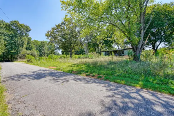 311 Burns RD, Greer, SC 29651