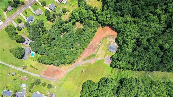 557 Seay RD, Boiling Springs, SC 29316