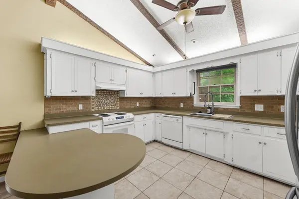 101 Hendrix CT, Boiling Springs, SC 29316
