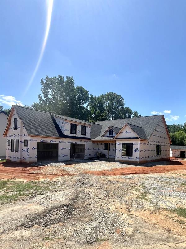 145 Babb RD, Campobello, SC 29322