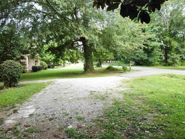 251 Old Petrie RD, Spartanburg, SC 29302-6322