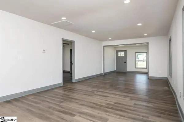 1208 W Main ST, Laurens, SC 29360