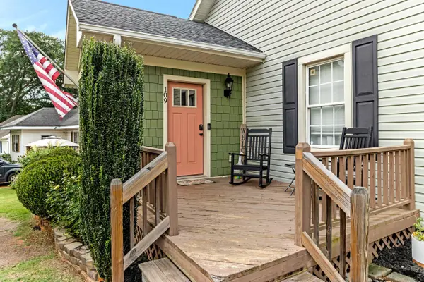 109 Lawrence ST, Lyman, SC 29365-1626