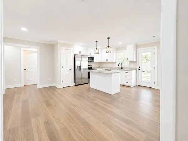 30 Whiteside ST, Spartanburg, SC 29301